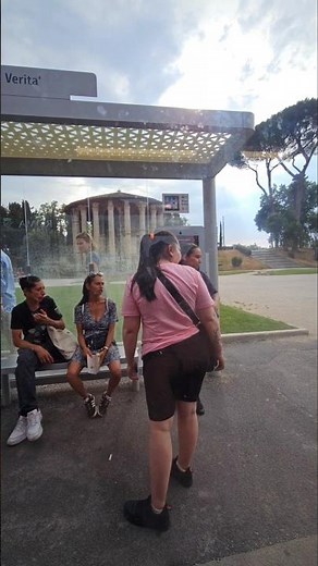 🔴 TRAVEL TIP! Avoid Pickpockets at Rome’s tourist spots! Know what to watch! #Viral #Shorts #Fyp