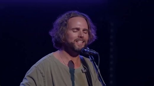 50 Best Worship Songs About Home