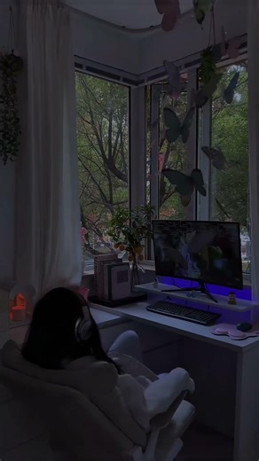 The quiet magic of a rainy day alone 🌧️📖 #MinimalistLiving #HomeVlog #Cozy #Adulting #Viral