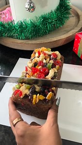 *CHRISTMAS CAKE & BAKES WORKSHOP* by Chef Shruti Jain 🍰👩‍🍳 📅 *Date:* 12th Nov ⏰ *Time:* 2:00 - 5:00 PM 🌐 *Live on Zoom* 💰 *Fees:* ₹1299/- (Super affordable for all the Christmas baking goodness! 🎄) 🎄 *Recipes You’ll Learn:* - Rum Cake - Gingerbread Cookies - Coconut Macarons - Christmas Balls - Rum Balls - Serradura Pudding - Christmas Fruit Cake - Dates & Walnut Cake - Plum Cake 📚 *Includes:* PDF & Lifetime Video Access 🔄 👩‍🍳 *Perfect for:* Beginners, baking enthusiasts, or anyone w