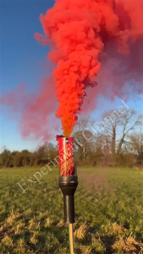 Experiment_Channel | Try this explosive experiment at home! 🎇🧪 Are you ready to witness magic? 💡⚡ #इंडियनDIY #साइंसफन #देसीजुगाड़ #इंदौरक्रिएटर्स #विज्ञानकाजादू... | Instagram