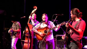 Billy Strings灰狐蓝草音乐节现场弹唱经典On The Road Again