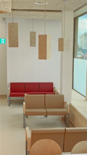 CHUV / Lausanne 🇨🇭 on Instagram: "🍁♻️ Du chanvre pour l’isolation et du mobilier créé par des étudiant-es de l’ @ecal_ch à partir de chutes et déchets d’un chantier. 🧱Auparavant réparties sur 3 sites différents, les installations du parc technique de radiologie ambulatoire du CHUV sont désormais centralisées sur un même site au sein du Bâtiment hospitalier principal. La création de ce nouvel espace de radiologie ambulatoire a permis de tester avec succès l’utilisation de matériaux biosourcés