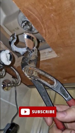 How to Remove a Stuck Basin Waste: Plumbing Hack to Cut It Out Easily #diy #plumbing #PlumbingTips