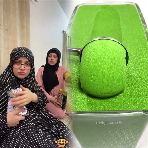 البنت والشبس 😂😂 #funnyshorts #comedy #sketch