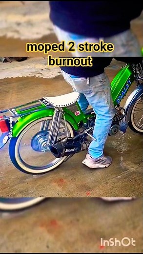 moped 2 stroke burnout #shorts