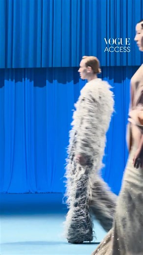 At Bangkok's Silk Festival 2025, organized by the Federation of Thai Fashion Designers, guests from all over Asia are invited to celebrate the country's silk industry. Opening the week-long celebration was a fashion show, featuring over 60 looks made by 31 leading Thai designers. At their hands, the material is reinterpreted: from Sretsis' (@sretsisofficial) playful vibrant dresses to Disaya's (@disayaofficial) gleaming macramé embellishments and @VatitItthi's contemporary-vintage fusion. | Vogu