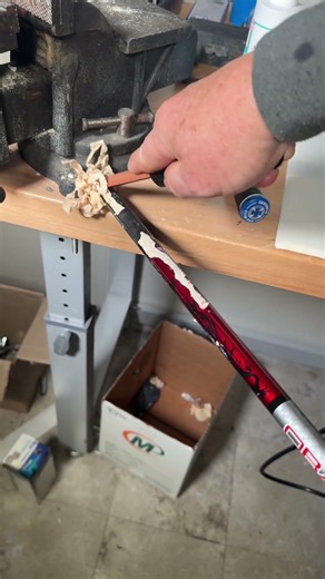 REMOVE GOLF GRIP TAPE EASILY WITH A BRAMPTON UNEEKSCRAPER AND HEAT GUN #golf #golfclub #diy #golfing