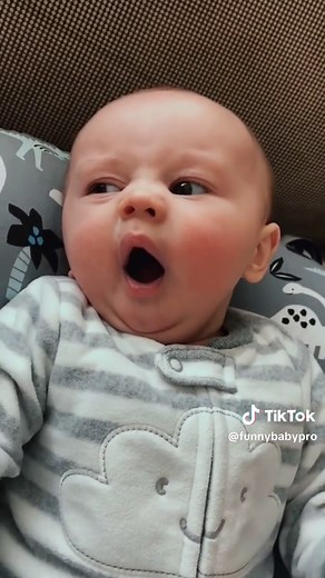 When baby yawn 🥱😆 #funnybaby #funny #baby #toddlersoftiktok #viral #babiesoftiktok #funnyvideo