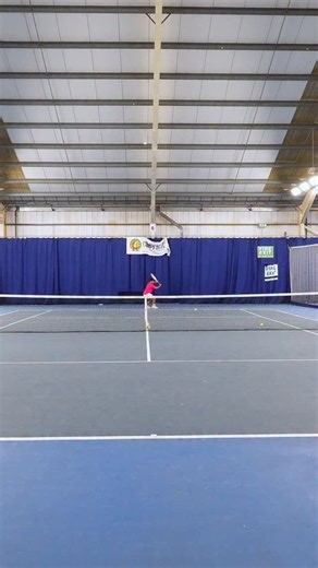 Rafael (Raf) on Instagram: "Extreme grips like the Hawaiian grip were more common decades ago (like the 80s/90s). Back then, players used natural gut strings, which had less friction and topspin potential. To keep the ball in the court while swinging hard, they had to use these extreme grips to maximize spin. Modern poly strings generate so much spin that less extreme grips (like the Semi-Western) are now dominant. #tennistv #tennis #nadal #federer #alcaraz"