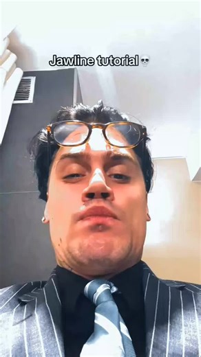 Mastering the Sigma Face: Jawline Tutorial and Techniques