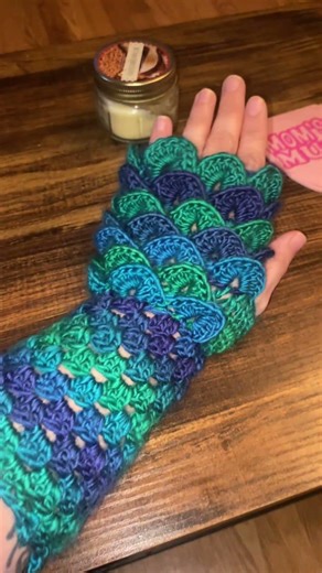 Dragon Scale Fingerless Gloves!