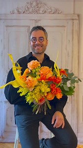 1.6K reactions · 289 shares | Dacă nu știi ce flori să îi cumperi de 8 Martie unei femei în zodia Berbec atunci urmărește acest videoclip. ♈️ Experianța ne-a arătat că este imposibil să dai greș cu florile pentru o femeie în Berbec, pentru că acestea iubesc TOATE florile. Avem dreptate? | Purple Flowers | Facebook