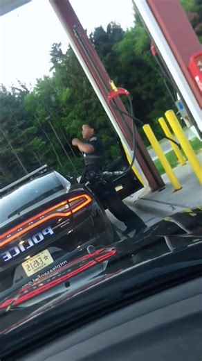 Funny cop 👮‍♀️😂#viral #funny #funnyvideos #tiktok #police | cops