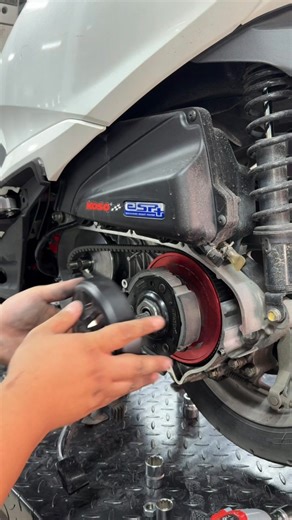 🎯 Cuối năm rồi – mforce Vietnam nhắc bạn! Honda Lead 125 Bảo dưỡng – bảo trì – vệ sinh – nâng cấp 👉 đều rất quan trọng ✔️ Giúp xe cũ chạy mượt như xe mới ✔️ Hiệu năng ổn định, bền bỉ hơn ✔️ Sẵn sàng đồng hành chinh phục thêm một năm mới 👉 Chăm xe tốt cuối năm – chạy ngon cả năm sau. 𝙆𝙊𝙎𝙊 𝘾𝙀𝙉𝙏𝙀𝙍 / 𝙈𝙁𝙊𝙍𝘾𝙀 𝙈𝙊𝙏𝙊𝙍 Số 95 đường Kinh Dương Vươn, Phường Phú Lâm, Thành Phố Hồ Chí Minh ☎️Cần hợp tác nhà bán hàng 📞- xin liên hệ Zalo: 0848205960 📞- xin liên hệ: 0903353423, 090330057