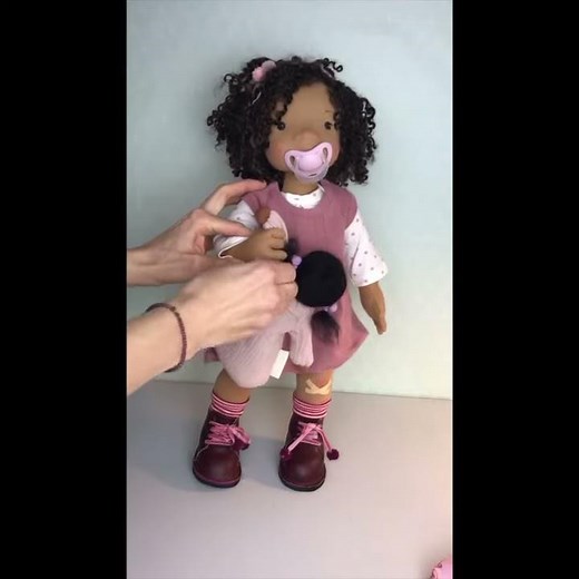 Pouvi - a fully articulated yayapan doll