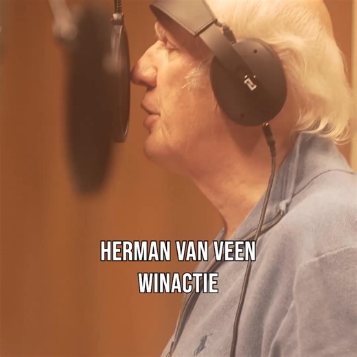 Op 31 oktober brengt Herman van Veen het album ‘Plus’ uit. Het album bevat onder meer samenwerkingen met Joost, Maan, Roxeanne Hazes, Zoë Tauran, Simone Kleinsma, André van Duin en OGENE➕❤️ Wil jij PLUS beluisteren voordat het uit is?👀 Op maandag 20 oktober organiseren we een pre-listening event waar jij als eerste alle liedjes van het album kunt gaan beluisteren. Bovendien mag je iemand meenemen🤩🎵 Per gastartiest maakt één grote fan kans op twee kaarten voor deze pre-listening experience. Op