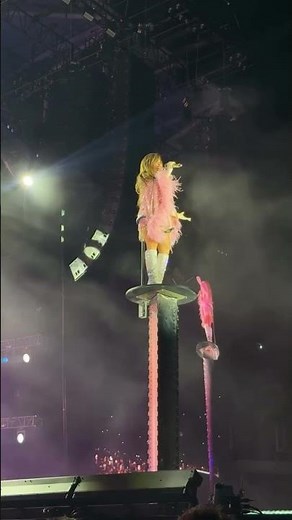 Un Abrazo Live - Gloria Trevi
