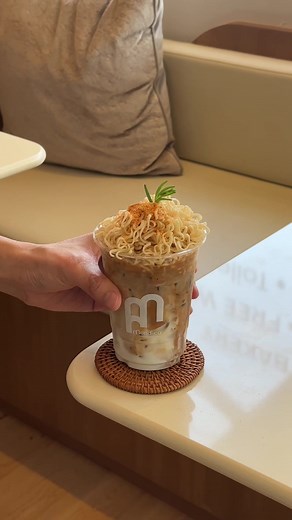ถ้าที่ร้านขายเมนูนี้ ทุกคนกล้ากินมั้ย 🤣 #คาเฟ่กรุงเทพ #mondcacoffeebarcafe #TikTokกินเที่ยว #fyp