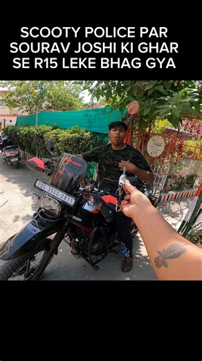 Scooty Police Par Sourav Joshi Ki Ghar se R15 leke Bhag gya #shorts #shortvideo #trending