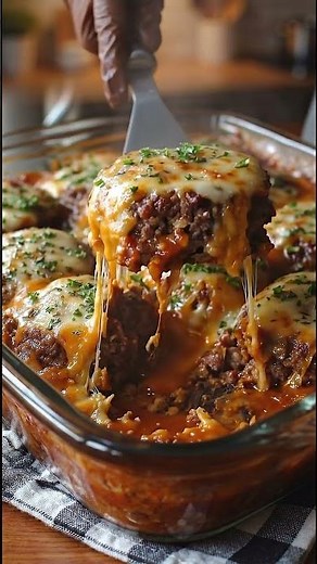 🧀 Cheesy Baked Meatballs Casserole