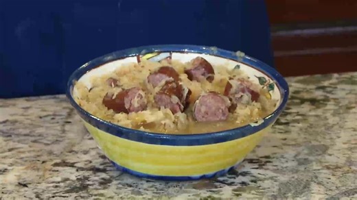 Slow Cooker Sauerkraut and Kielbasa