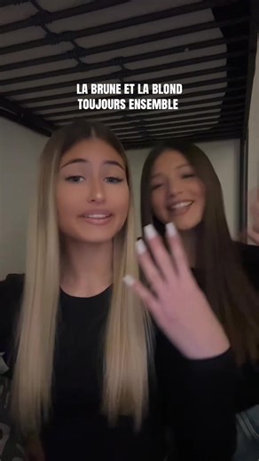 @chiara 👯‍♀️👯‍♀️ #brunette #blondish #fyp #viral