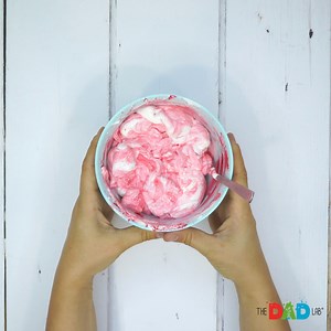 We continue exploring slimes. This time we have made an edible one. I am not saying that you need to eat it, but just in case your little ones take a bite, they will be fine. Just make sure you wash your hands before mixing it all up. The main ingredient here is marshmallows that we heated up in a microwave with oil. Adding food colouring is always a good idea to make the slime brighter. Then we added a bit of cornstarch to make the slime less sticky, and that was it. Enjoy! #TheDadLab #kidsacti