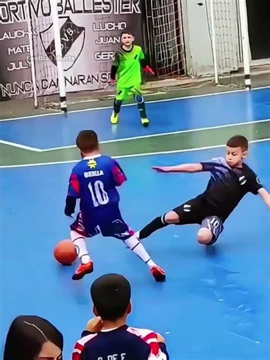 Kids Football Skills That Shock Adults ⚽