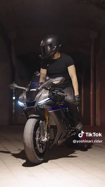 Exploring the Yamaha YZF-R1M: A Rider's Dream