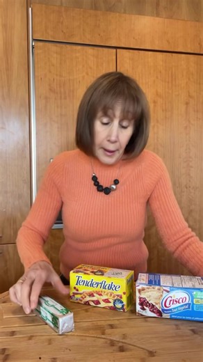 Lard vs shortening vs butter. 🧈Which do you use for your baking?🥧What do I recommend as a certified nutritionist? Watch for my take! . . . #rosereisman #rosetip #cookbookauthor #chefathome #nutritionist #nutrition #nutritiontip #baking #butter #shortening #lard #crisco | Rose Reisman