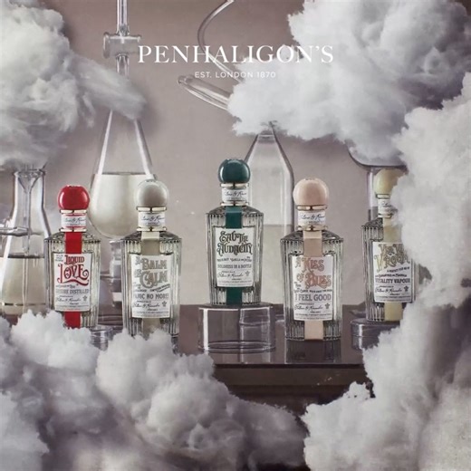 揭密Penhaligon's深藏在遠離塵世紛擾的神祕實驗室，沉浸在彷彿所有疑難都有其解答的香氛境域。他指尖所及的每一處，都醞釀出神奇力量，人們即將揭開他的偉大成果…淡香精系列POTIONS & REMEDIES因而問世。 | Penhaligon's