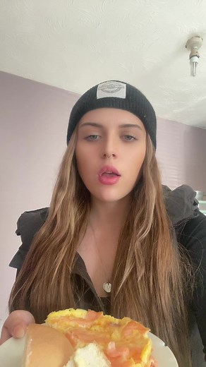 TW: scoffing my face #viral#fyp