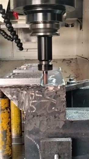 Manually reference cut #vmc #machine #tools #cuttingskills