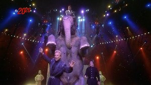 52K views · 320 reactions | How did Siegfried & Roy's show at The Mirage revolutionize Las Vegas entertainment? Criss Angel, Penn Jillette and other entertainers share how legendary magicians "Siegfried & Roy" changed the face of the Las Vegas Strip with their impressive illusions and white tiger-taming act - tomorrow night at 9|8c on the Season 42 premiere of 20/20! See you at 9|8c Friday! https://abcn.ws/2nr7IIP | ABC 20/20 | Facebook