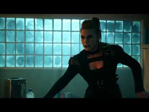 Villainess felled by sleeping gas trick