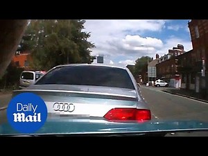 Crash for cash gang staged car accident to make fraud claims - Daily Mail