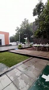Así se recibe la lluvia en el campus central de la Universidad de Colima, a la vez, se registra actividad eléctrica y viento. FCA Material compartido por un seguidor de la página. #CompartenosTuImagén #UDC | MeteoMex