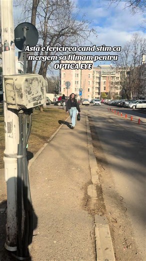 Atentie: ramele astea provoaca dependenta 👀 Intri „doar sa te uiti”… si iesi cu ochelari noi. Optica Eye Roman – locul unde ochelarii devin accesoriul tau preferat 👓✨ 📍 Roman #OpticaEye #ramedeochelari #Roman #foryoupagе #foryouromania