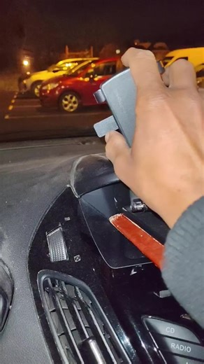 Support Téléphone Voiture 360° – Fixation solide sur tableau de bord, réglage multi-angles et maintien ultra stable. Parfait pour GPS, appels mains libres et conduite sécurisée. Compatible iPhone, Samsung et tous smartphones. #SupportVoiture #AccessoireAuto #TéléphoneFixe #ConduiteSûre #gpsfr