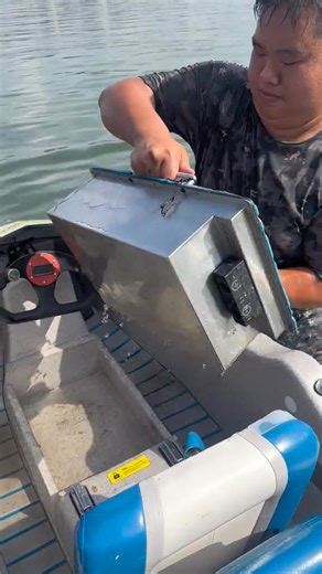 46K views · 248 reactions | RUSH WAVE BOAT ️ Feel the excitement as the waves roll in! Embrace the thrill of every ride and make unforgettable memories on the water. #RushWave #Surfing #KartBoat #RushWaveBoat | Rush Wave | Facebook