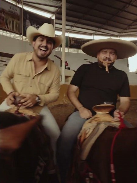 Llévala a la luna por mi… 🌕 #lospasosdejulion #julionalvarez #julionalvarezysunorteñobanda