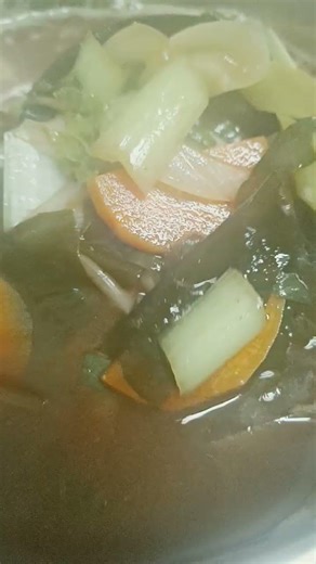 具だくさん！赤だし味噌汁(^^)
