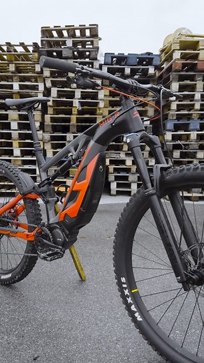 14K views · 367 reactions | The THOK MIG-R is the perfect E-bike for those who love all-mountain riding and care about quality components. With a SHIMANO EP8 drive unit, a 630 Wh battery, FOX suspensions and mullet wheels, the MIG-R can handle long rides on every type of terrain. | THOK E-Bikes | Facebook