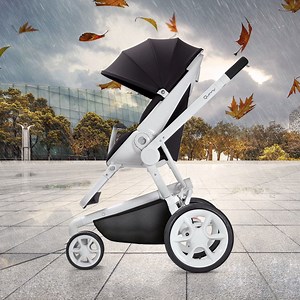 No matter the season, sophisticated style never goes out of fashion. You can find our Moodd stroller at retailers like Diapers.com http://bit.ly/2q3Gqsx. | Quinny