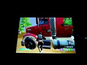 Gaming on the Surface Go 2 core m3 - Fortnite using Performance Mode