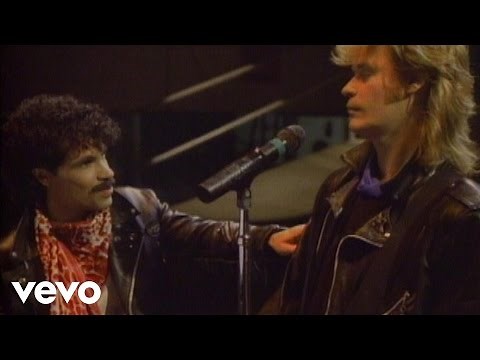 Daryl Hall & John Oates - Some Things Are Better Left Unsaid (Official Video)