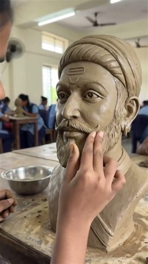 Chhatrapati Shivaji Maharaj Clay Sculpture by a School Girl 😱 | Real Talent#shorts#shivajimaharaj