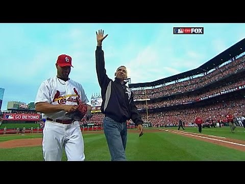 2009 ASG: President Obama throws out the first pitch