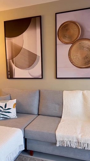 Um quadro faz total diferença no ambiente 🥰 Siga: @hoome.decor ⚜️ #quadrosmodernos #quadrosparasala #quadrosdecorativos #decoraçãodeinteriores #decoração
